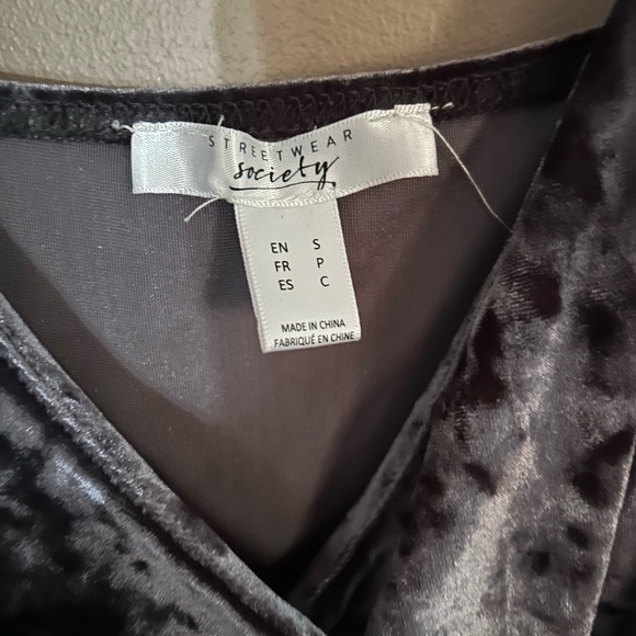 Velvet party dresses - Picture 2 of 7